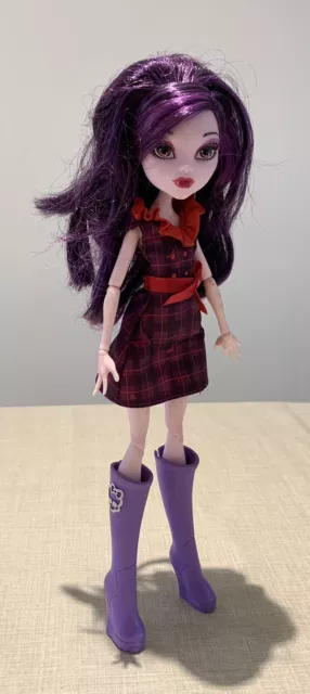 Monster High Elissabat Ghoulebrities in Londoom Doll Very Good Clean Condition