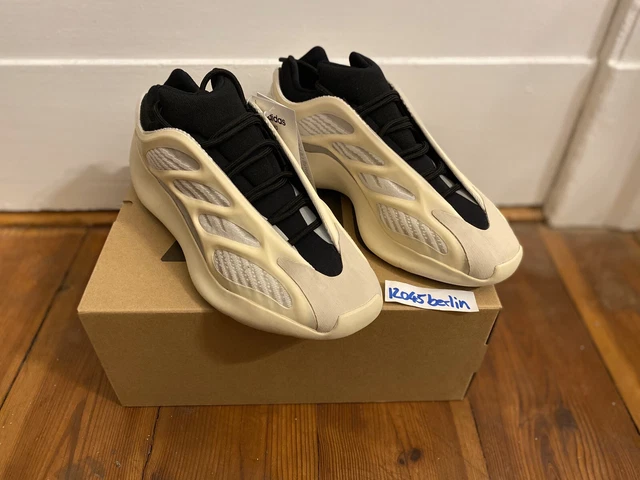 ! NEW ! Adidas Yeezy 700 v3 Azael Deadstock EU 42 | US 8,5