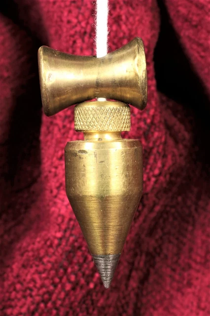 Plomada perico con nuez. Cabeza roscada. Perico plumb bob with nut Threaded head