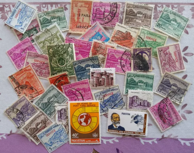 Pakistan : Lot De 37 Timbres Oblitérés Avec Doubles