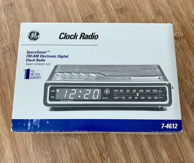 VINTAGE GE SPACESAVER AM/FM Electronic Digital Clock Radio 74612 NEW