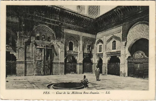 CPA AK MOROCCO FEZ Cour de la Medersa BOU-ANANia (10254)