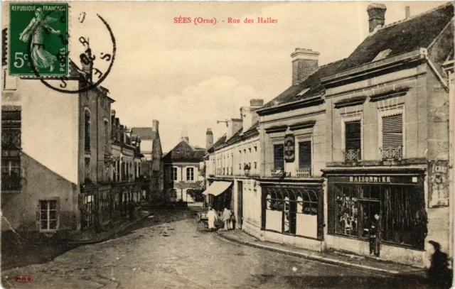 CPA SÉES Rue des Halles (868687)