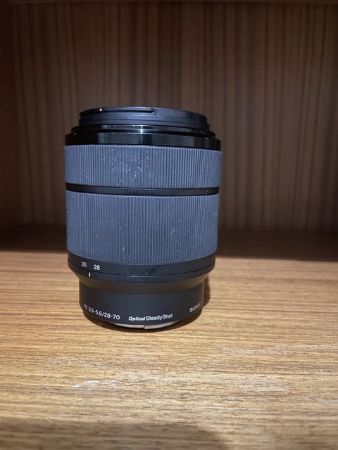 Sony: FE Objektiv 28–70 mm f3,5–5,6 OSS