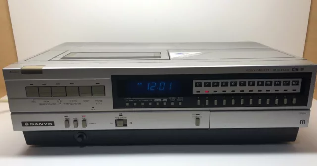 Vintage Sanyo VCR 4400 Betamax Betacord Video Cassette Recorder Player- UNTESTED