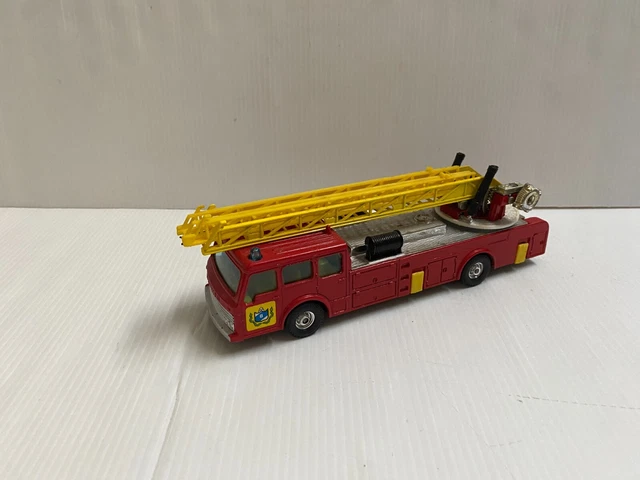556093_5