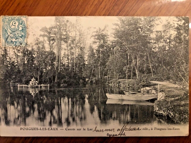 CPA Pougues-les-Eaux (58, Nièvre) - Canoes on the lake
