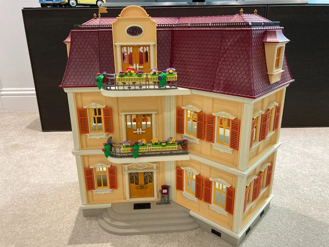 Maison playmobil avec toutes les extensions meublée 4279,7387,7388,7389