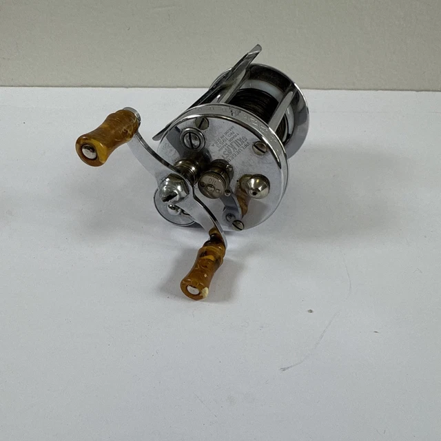 VINTAGE PFLUEGER Skilkast # 1953 Fishing Reel with Box paper