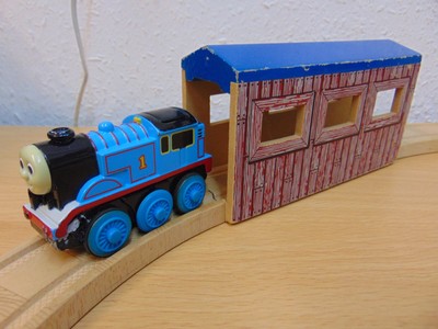 thomas tank engine battery operated