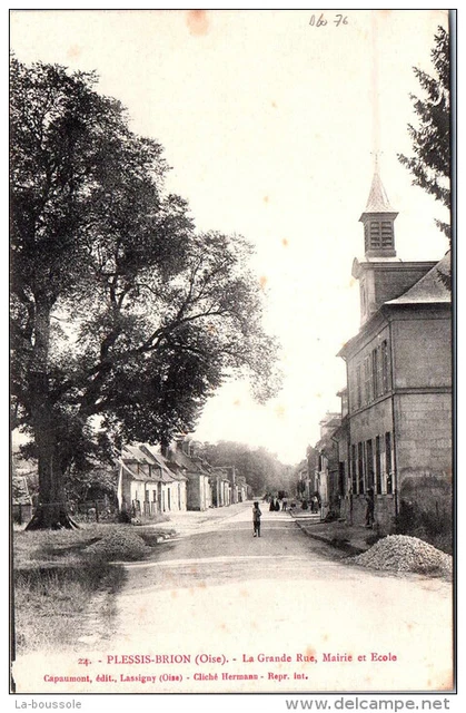 60 PLESSIS BRION - la grande rue - mairie - ecole.