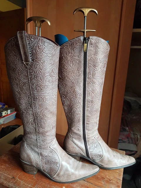 bottes tout cuir marrons pointure 38 marque ROSA LIPTY bon état général
