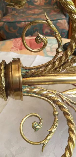 LUSTRE EN BRONZE  trois branches decor feuilles.bon etat 3