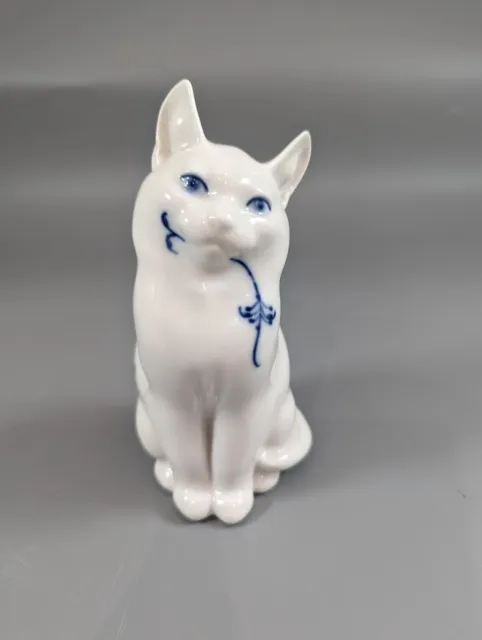 Royal Copenhagen Musselmalet Blue Fluted seated cat porcelain figurine