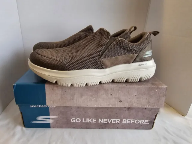 Skechers Men's GO Walk Evolution Ultra-Impeccable Sneaker