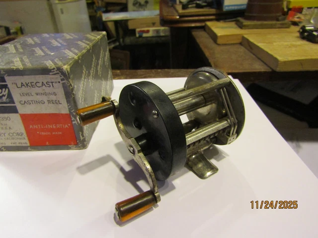 LANGLEY DELUXE LAKECAST FISHING REEL VINTAGE Deluxe Lakecast Model