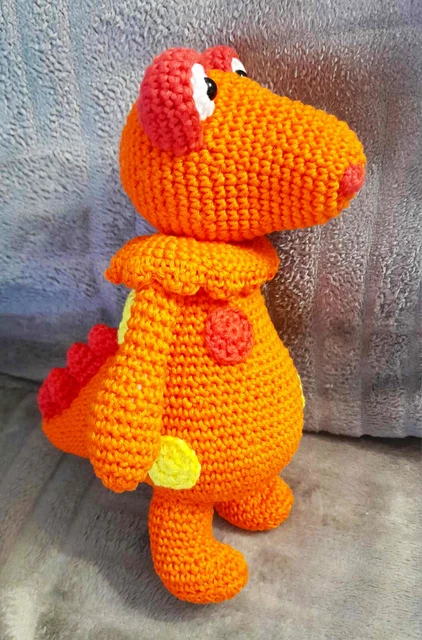 Peluche Clefairy au crochet faite main avec Pokeball