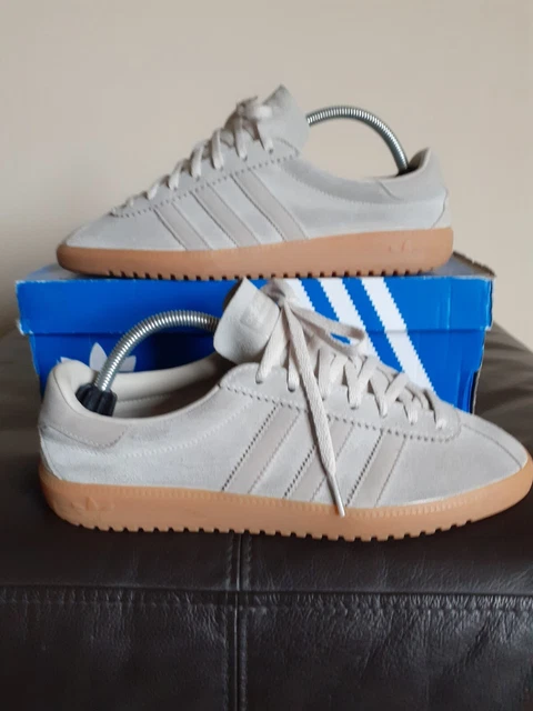 Adidas aq32 on sale