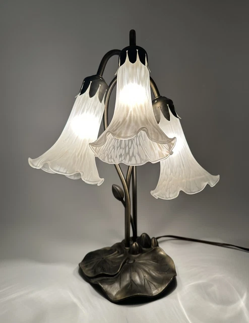 Vintage Tiffany Style Lily Pad Table Lamp 3 White Glass Tulip Shape 16.25"