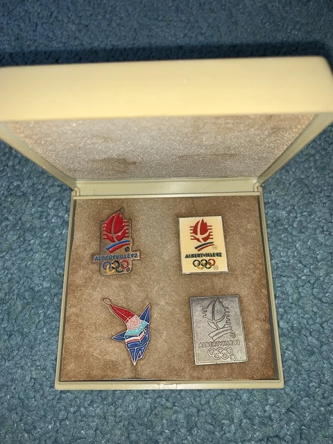 Pin's Jeux Olympiques D'hiver Albertville 1992 Yoplait Patinage Pin's Jeux Olympiques D'hiver Albertville 1992 Yoplait Patinage