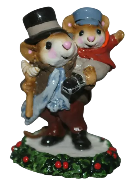 Wee Forest Bob Cratchit and Tiny Tim Annette Petersen Figurine