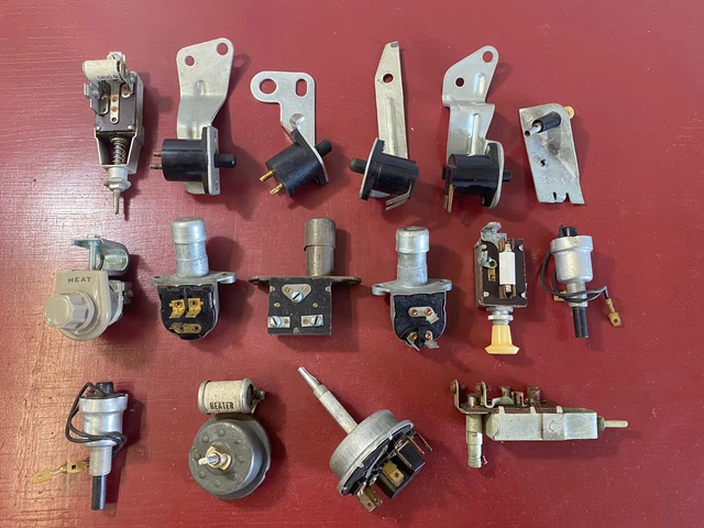 1930 's 1940 's HEADLIGHT HEATER DIMMER STOPLIGHT SWITCH LOT (16)