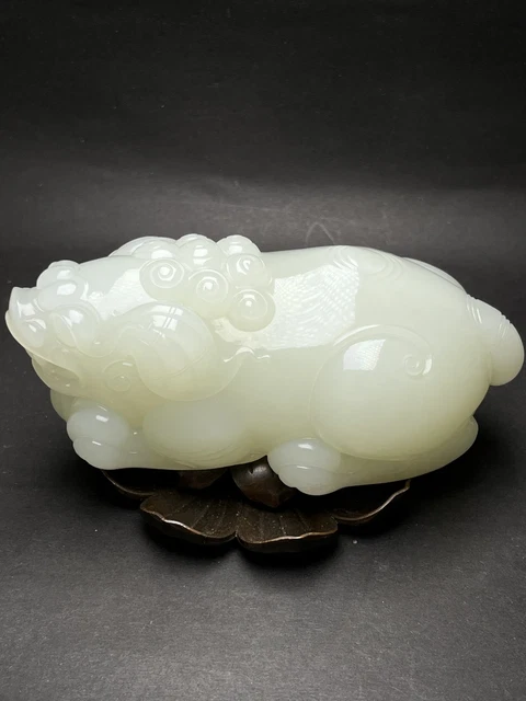 Chinese Exquisite Handmade Lion carving Hetian Jade Statue