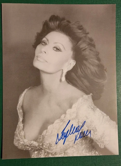 Sofia Liren Hand Signed B&W Photo 7"x9.5"