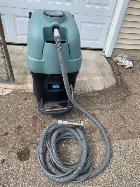 U.S.A. Anivac PFX1350HA Carpet Extractor Upholstery Cleaner has heater