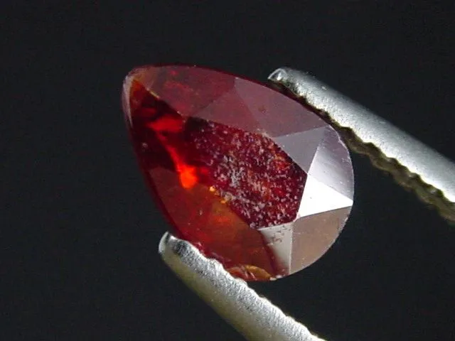 Mangano Tantalit 1,75 Ct. Tropfen facettiert - Bahia, Brasilien (2275t)