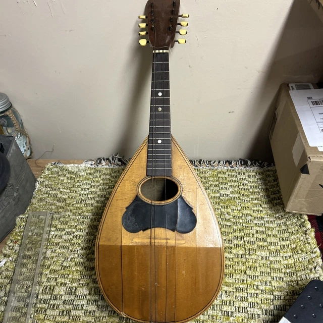 ￼ Antique  Lexington mandolin 8 strings repair or parts