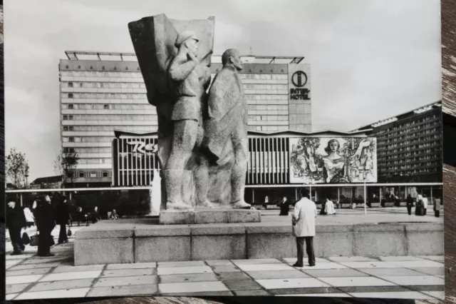 32443 Photo Ak Dresden Prague Straße Inter-Hotel Lenin Monument 1975 GDR