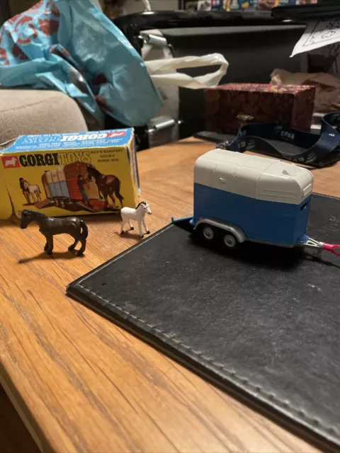 Corgi Toys No 112 Rice Beaufort Double Horse Box