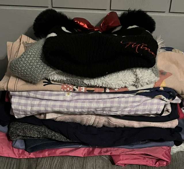 girls bundle of clothes 3-4 yrs.                       (c14) 2
