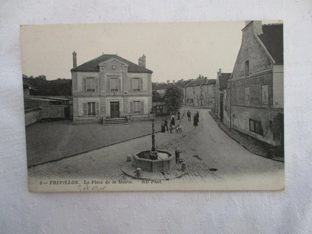 Cpa Val D'oise 95 Frepillon La Place De La Mairie