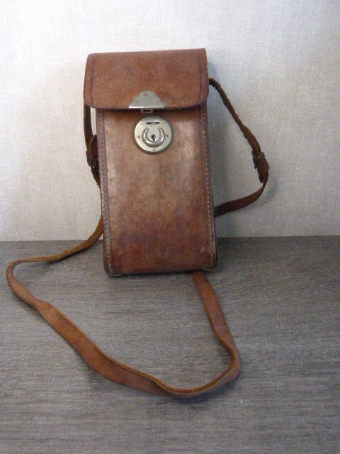 ANCIEN ÉTUI SACOCHE en cuir pour appareil photo Lumière complet bon état sacoche EUR 10,00 - FR