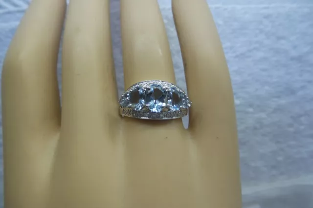 Wonderful Solid 14kt White Gold Aquamarine and Diamonds Graduated Band Ring