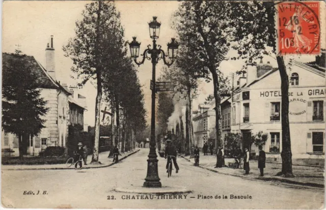 CPA CHATEAU-THIERRY Place de la Bascule (158047)
