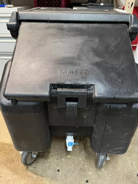 Cambro ICS100L SlidingLid Black Mobile Ice Bin - 100 lb. Capacity