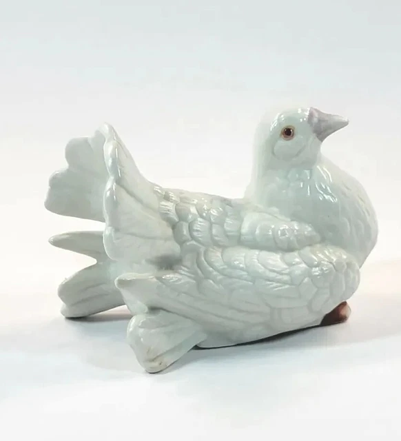 Eda Mann White Dove Bird Fantail Pigeon Figurine Milano Porcelain Sculpture