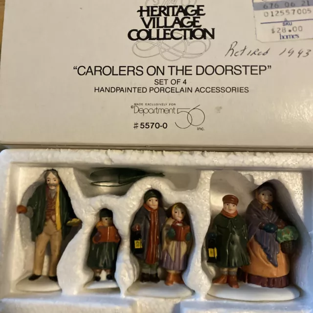 Dept 56 Dickens' Village CAROLERS ON THE DOORSTEP Set of 4 #55700 Retired