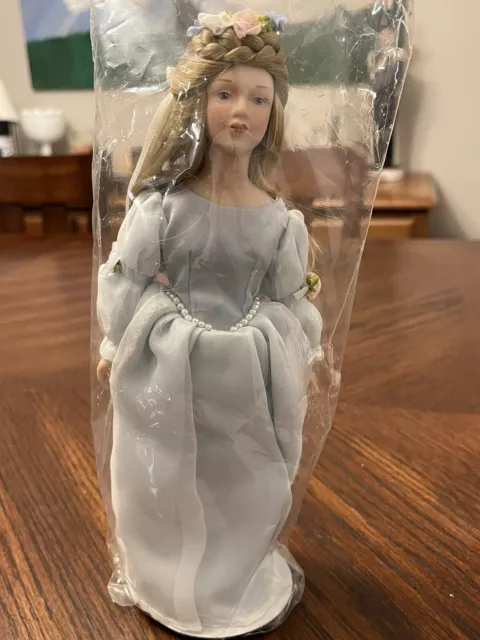 Avon CINDERELLA Fairy Tale doll collection porcelain hand painted