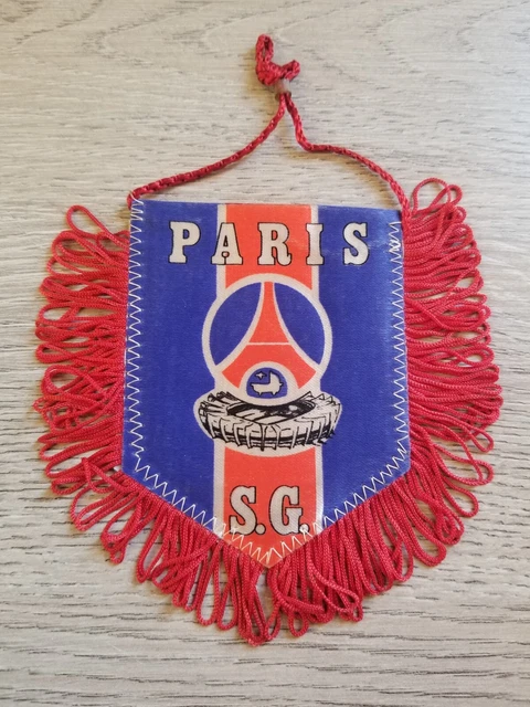 Grand Fanion Vintage Nîmes Olympique - Satin, Années 70/80 - Très Rare