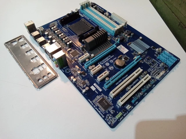 GIGABYTE GA-970A-DS3 SOCKET AM3 ATX motherboard £26.70 - PicClick UK