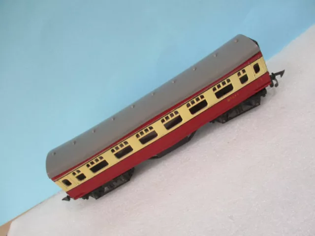 Triang R.21  Very Early Red/Cream Br Composite Coach    Unboxed