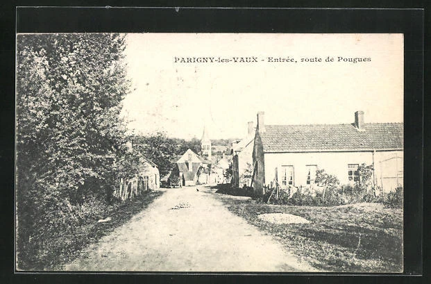 CPA Parigny-les-Vaux, entrance, Route de Pugues