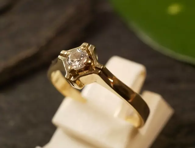 Retro 585 14 K Gold Ring Diamant 0,17 Carat Solitär VTG Viereckige Fassung Kreuz