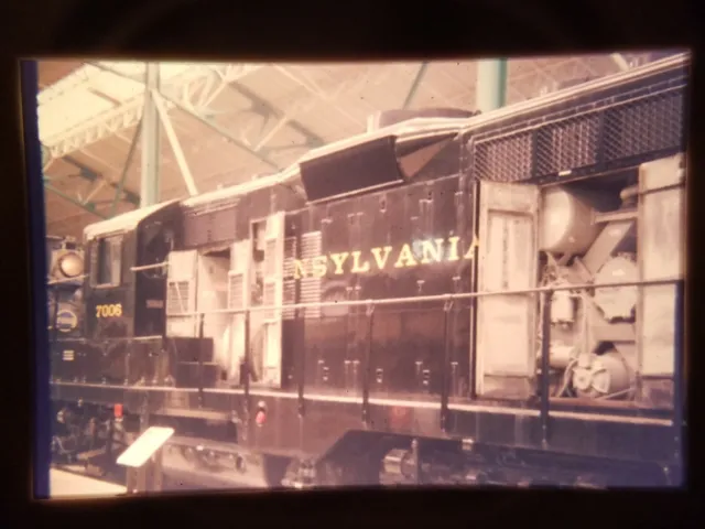 QO19 TRAIN Slide * Vintage 7006 Pennsylvania Locomotive