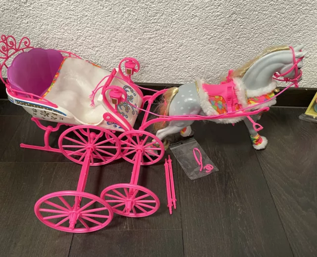 mattel Barbie Ski Fun Blizzard Carriage Horse Kutsche Schlitten Pferd