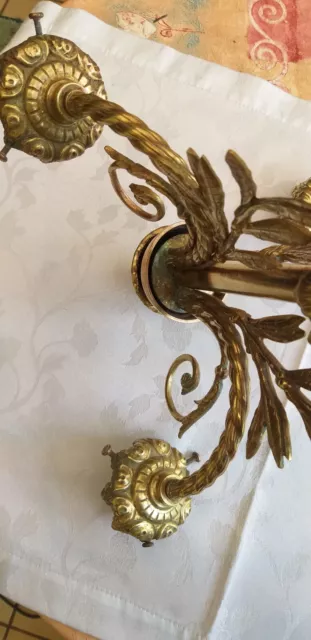 LUSTRE EN BRONZE  trois branches decor feuilles.bon etat 9